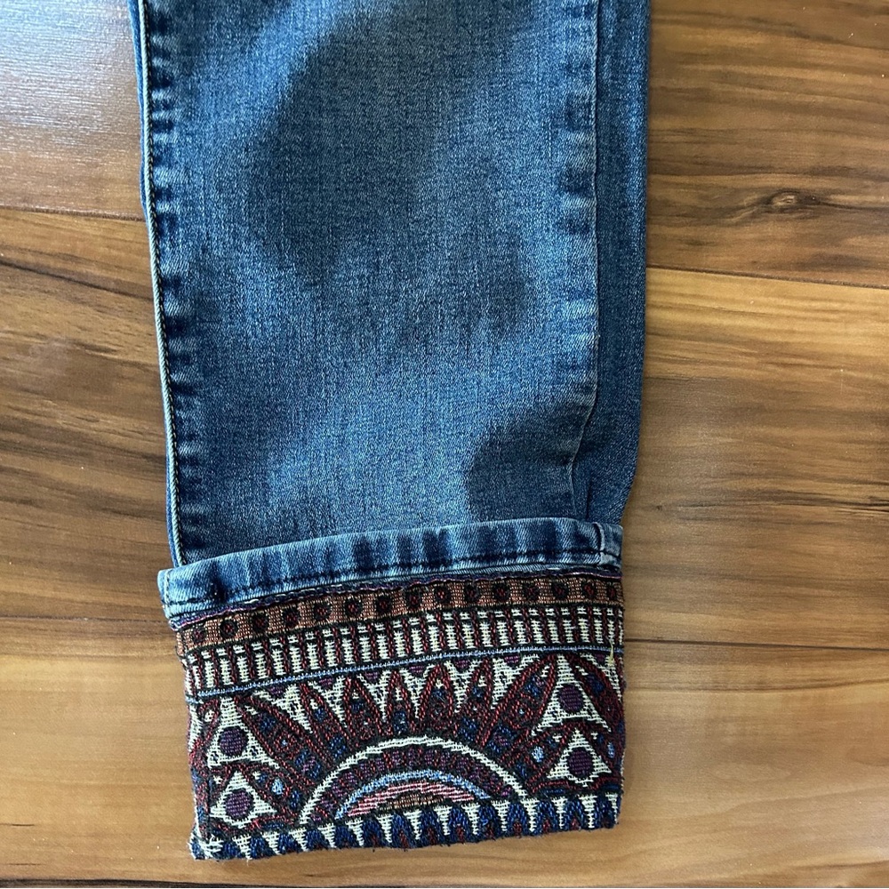 Charlie B Women's Embroidered Southern Western Cuff Jeans Dark Blue Wash Size 32 - Picture 4 of 16